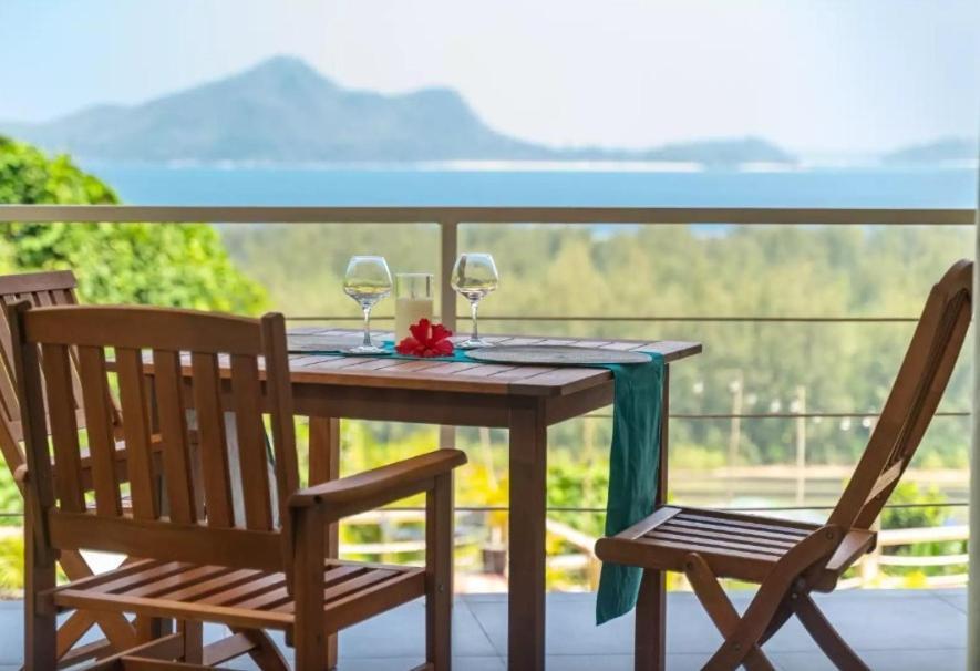 Auguste Holiday Residence Anse Etoile Extérieur photo