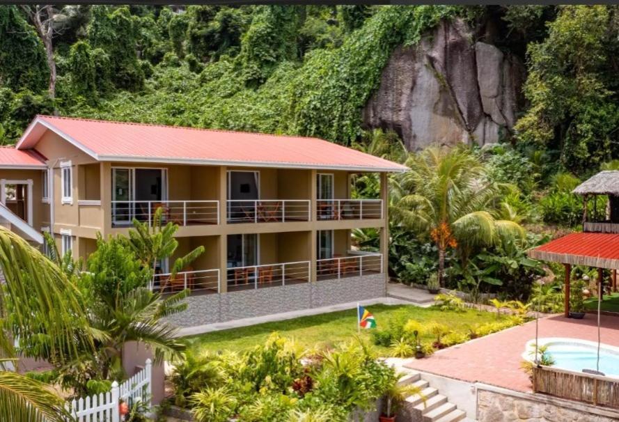 Auguste Holiday Residence Anse Etoile Extérieur photo