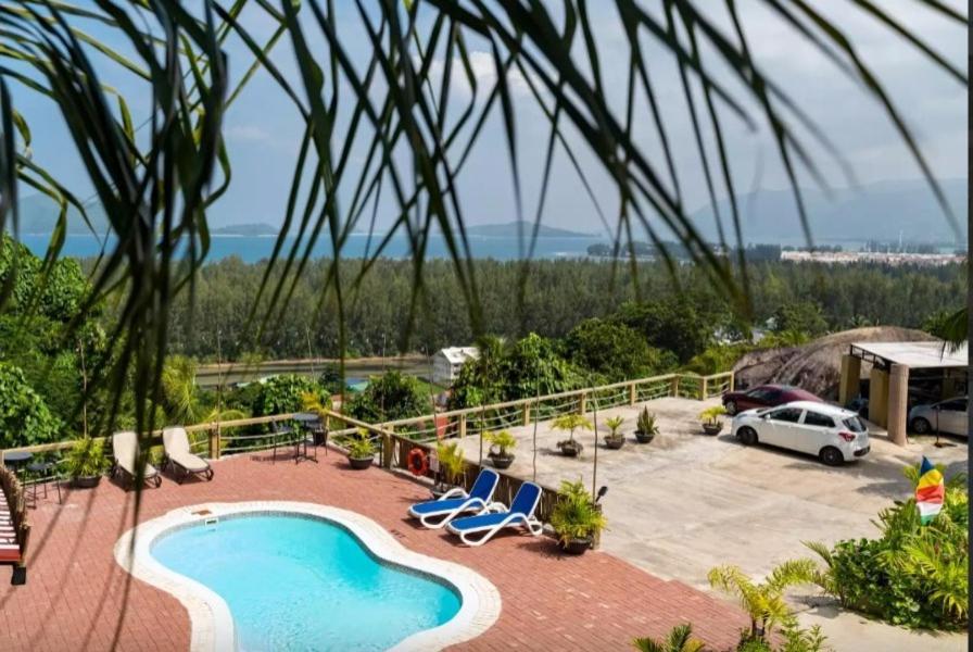 Auguste Holiday Residence Anse Etoile Extérieur photo
